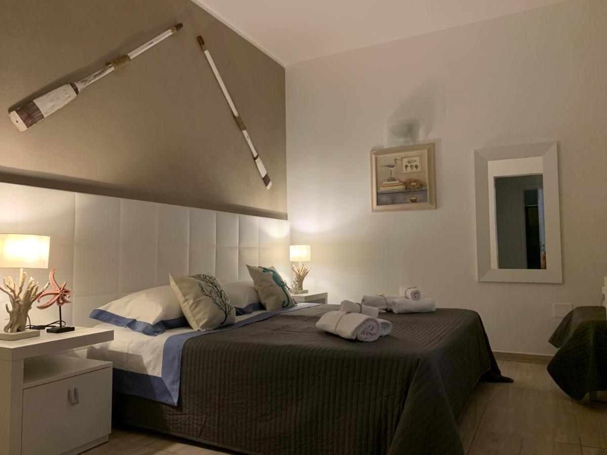 Aquarama Rooms & Apartments Torre Squillace Exteriör bild