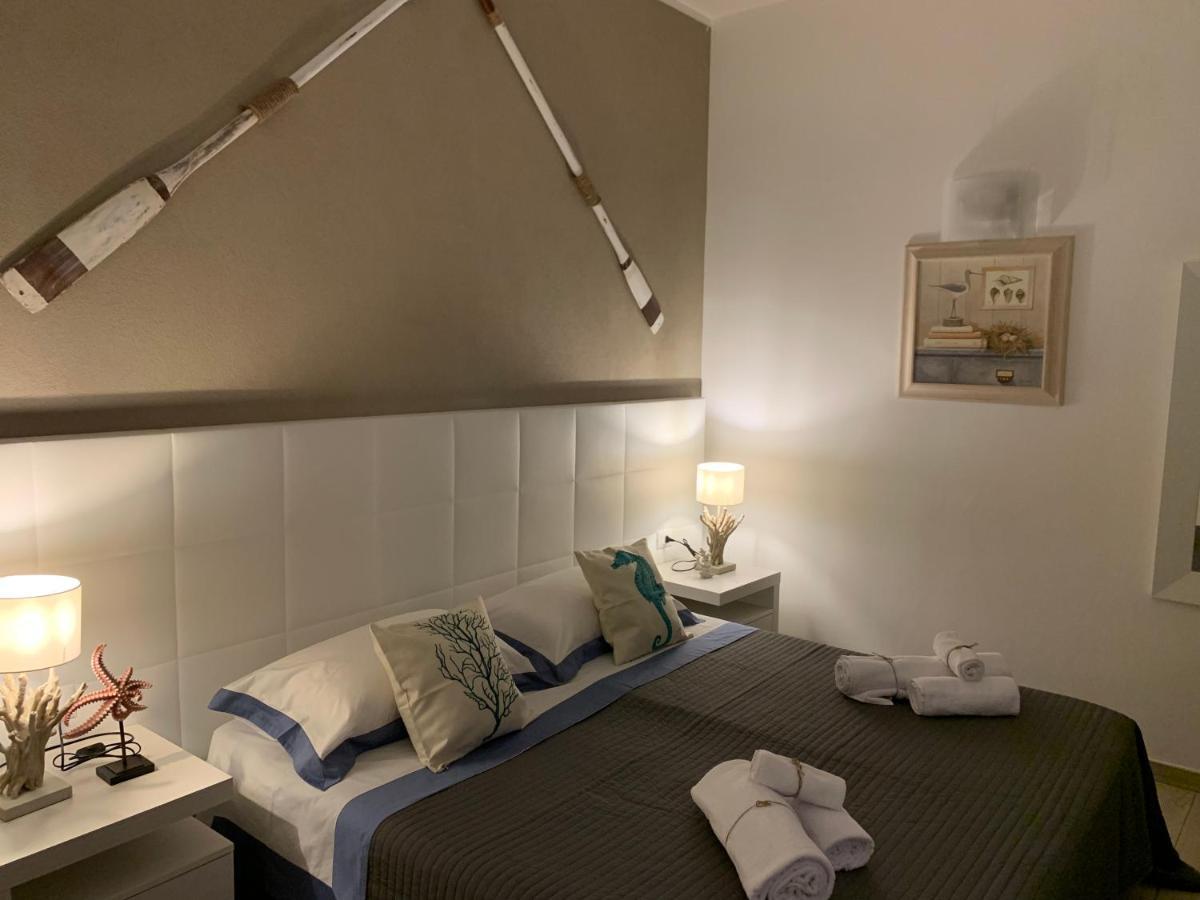 Aquarama Rooms & Apartments Torre Squillace Exteriör bild