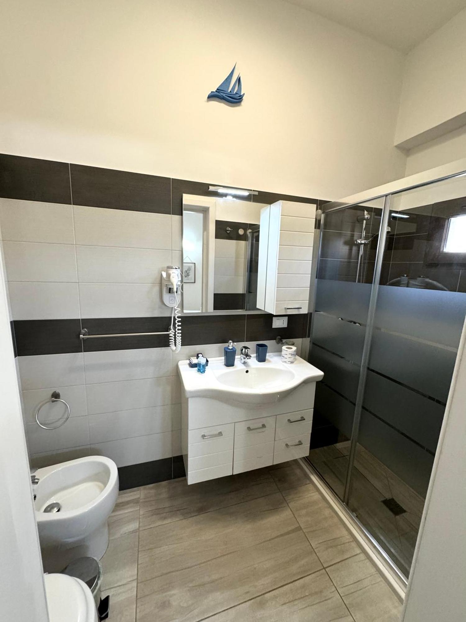 Aquarama Rooms & Apartments Torre Squillace Exteriör bild