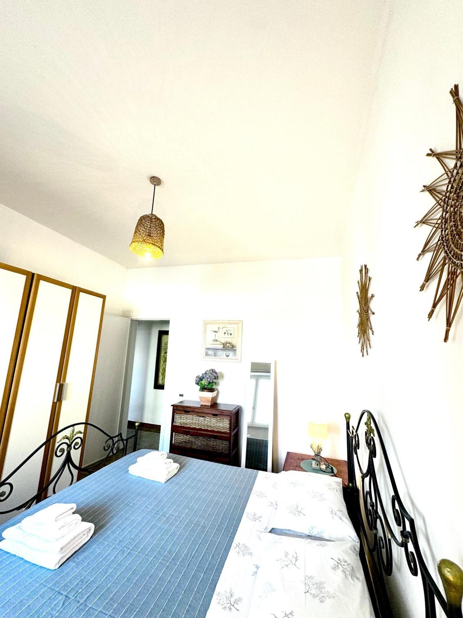 Aquarama Rooms & Apartments Torre Squillace Exteriör bild